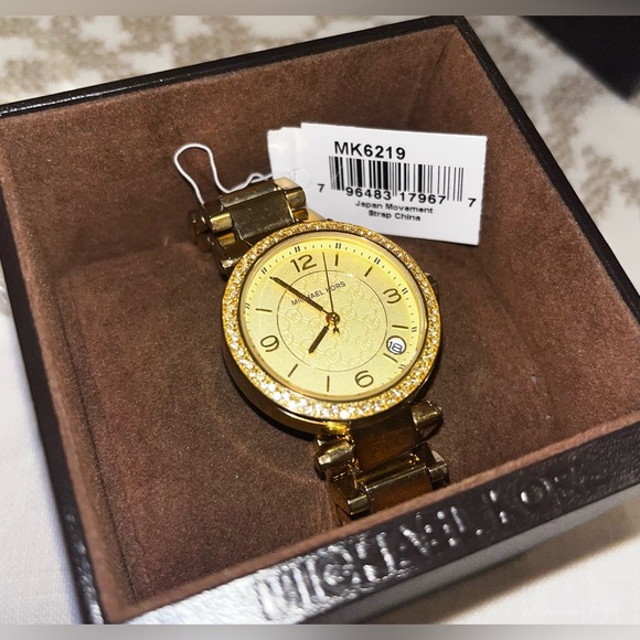 NWT Michael Kors MK6219 Women's Stainless Steel Analog Dial
Quartz Wrist Watch - Picture 4 of 7